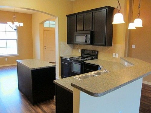 4th image of 501 Pearl Ct