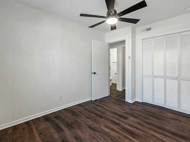 Upstairs Bedroom 1