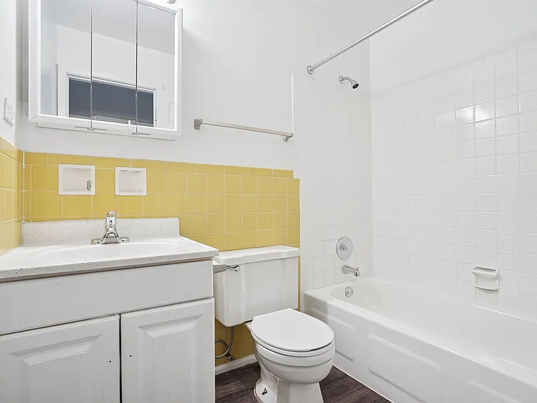 Linden Park Apartments — Photo 18