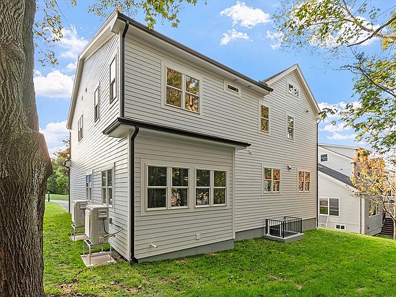 5th image of 22 Estabrook Rd