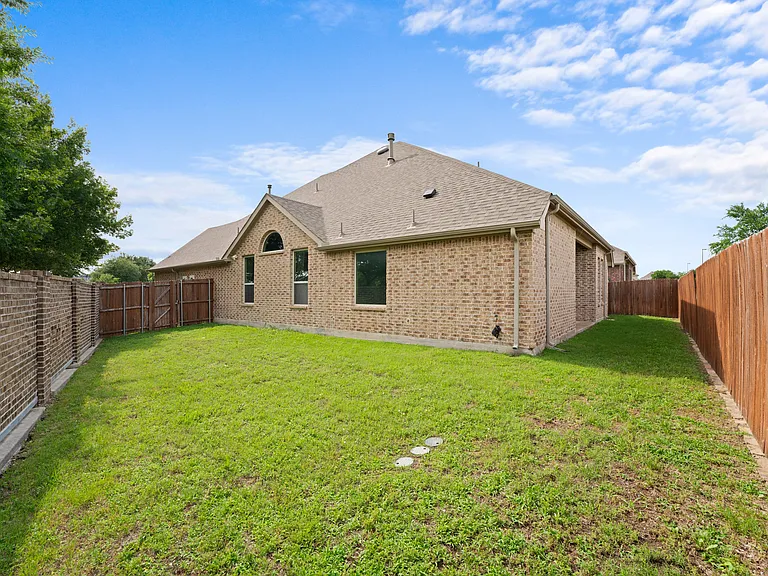600 Fishback Cir — Photo 21