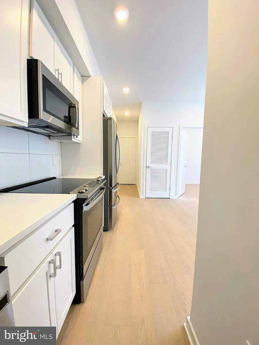 Building Photo - 3435 Brown St NW #21
