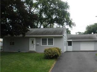 2415 Reynolds Ave SW, Cedar Rapids, IA 52404