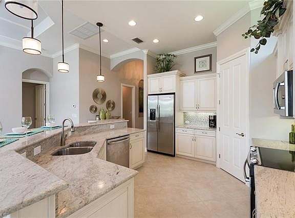 2nd image of 11301 Hidalgo Ct