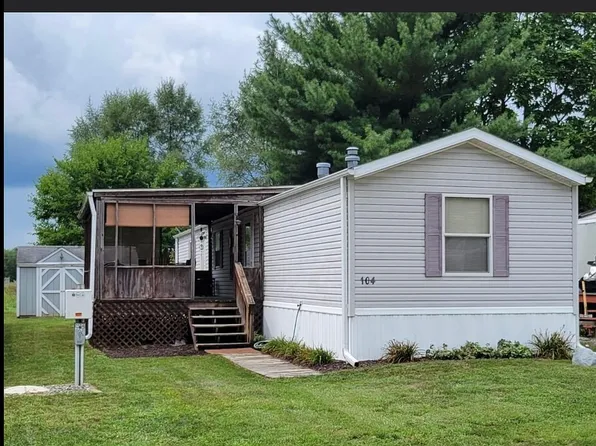 7106 N Lakewood Dr #104, Monticello, IN 47960