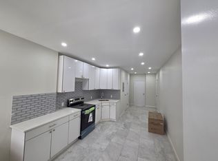 14126 70th Ave #1, Flushing, NY 11367