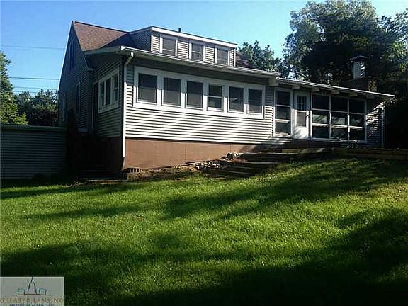2nd image of 1211 E Daisy Ln