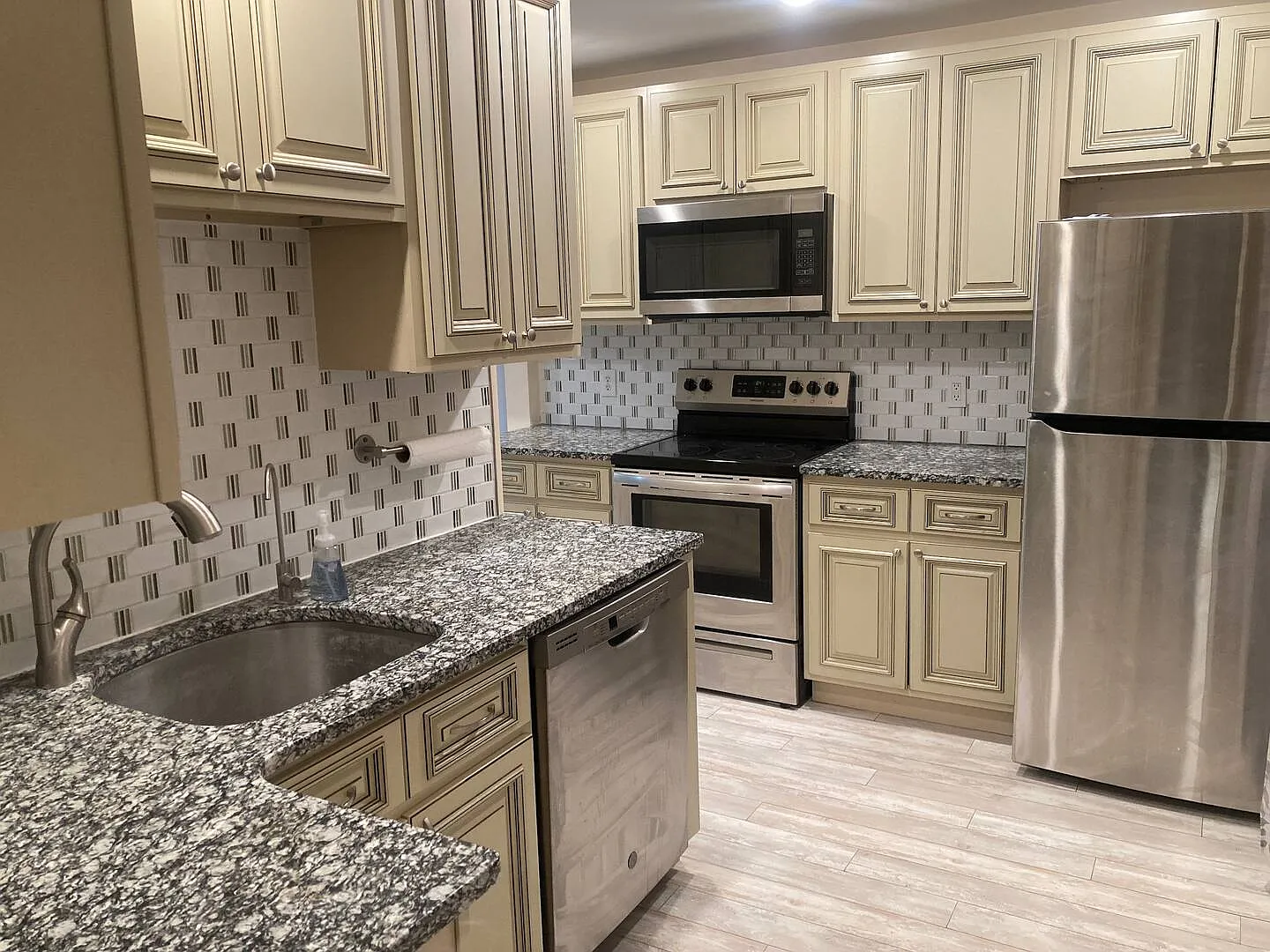 12 Locust Grove Road — Photo 3