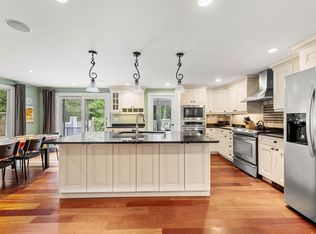 4 Walnut Rd, Wenham, MA 01984