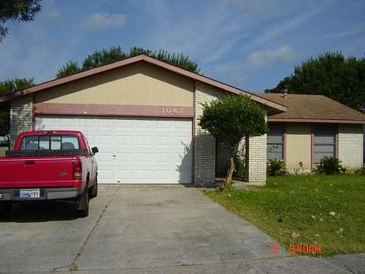 1st image of 1047 HICKORY TRL