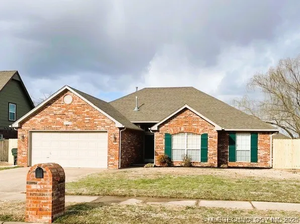 10725 E 118th Ct N, Collinsville, OK 74021