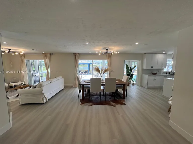 503 Jackson Ave — Photo 5