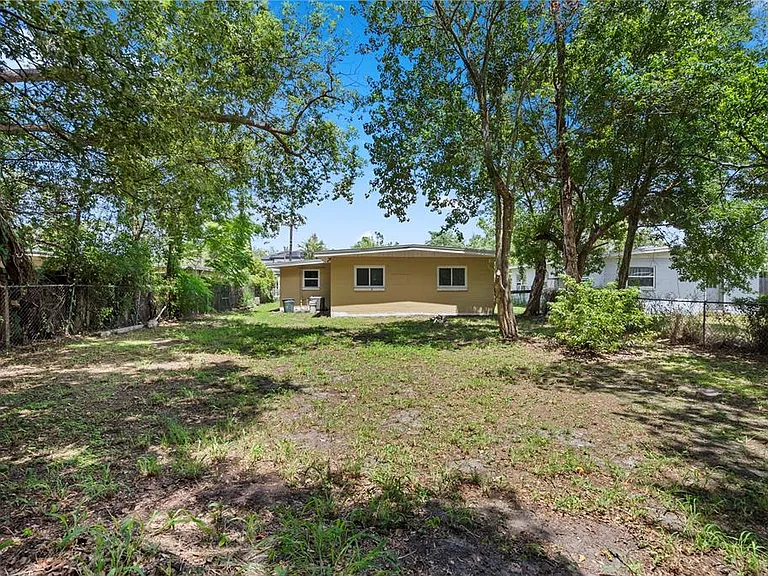 5212 N Indiana Ave — Photo 30
