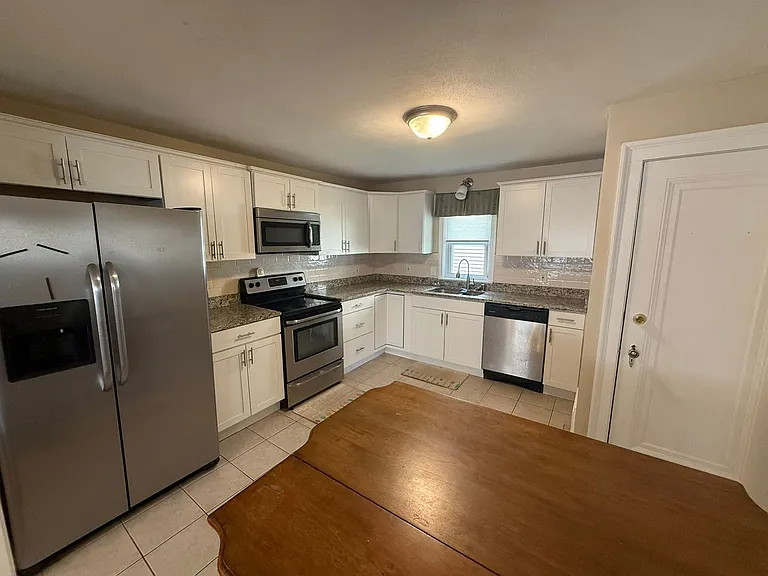 503 Commonwealth Ave — Photo 2