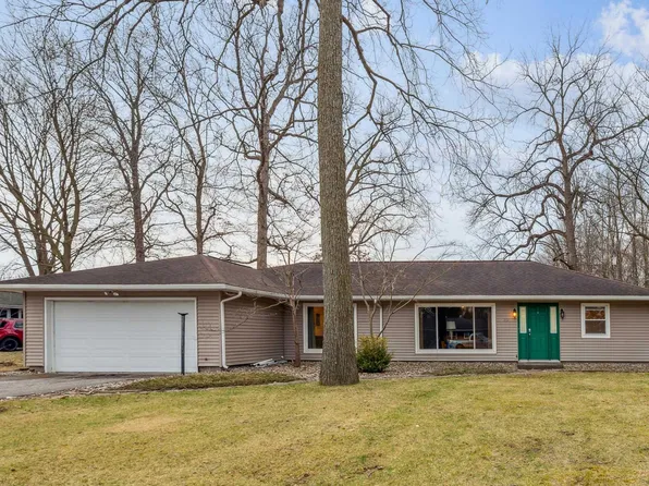 2804 Martin Manor Dr, Goshen, IN 46526
