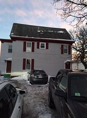 2nd image of 24 Lake St