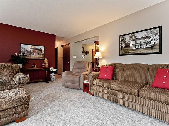5th image of 2415 Lori Dr SW