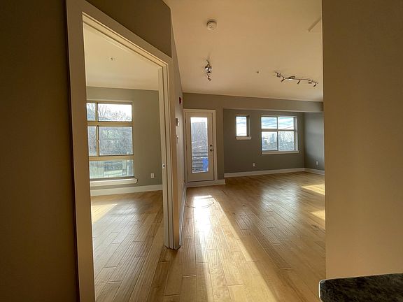 4th image of 1605 E Montgomery Ave #B