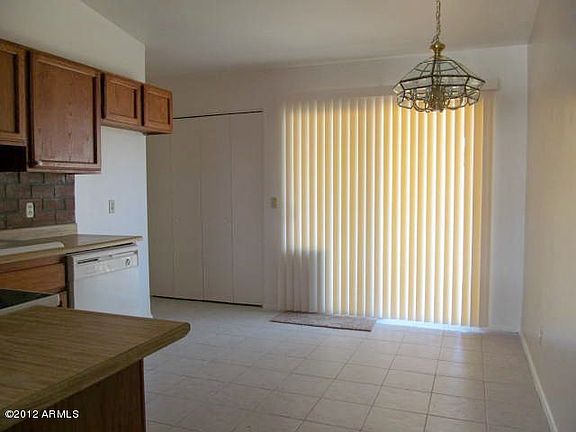 3rd image of 314 E Wickieup Ln