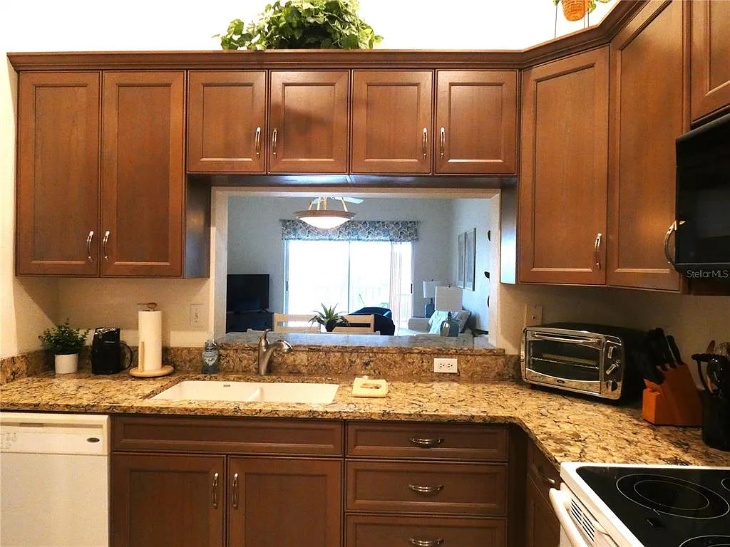 2 bed, 2.0 bath, 1106 sqft, $5,500 — Photo 4
