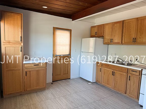 2nd image of 2440 Glebe Rd