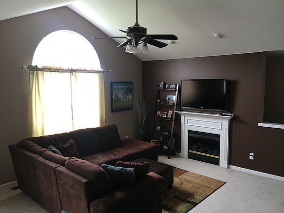 3rd image of 51735 Adler Park Dr W