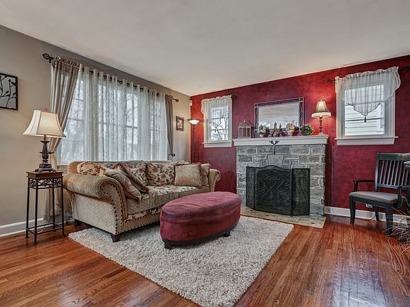 3rd image of 38 Greenwood Ave