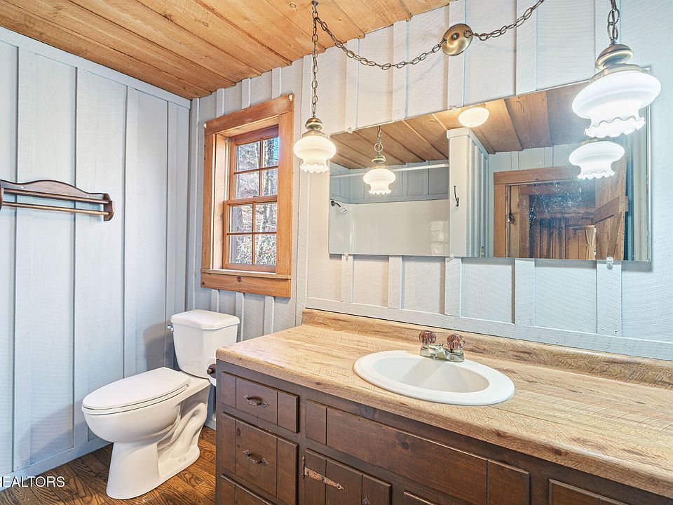 19th image of 205 Tobby Hollow Ln