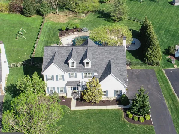 3168 Fox Dr, Chalfont, PA 18914