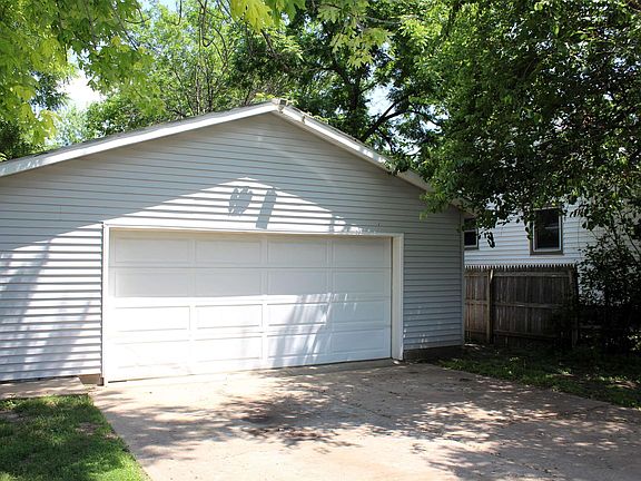 3rd image of 1418 W 26th St