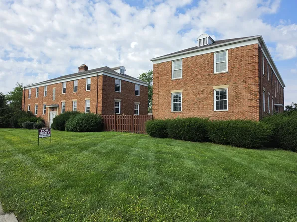 2392 Wooster Rd, Rocky River, OH