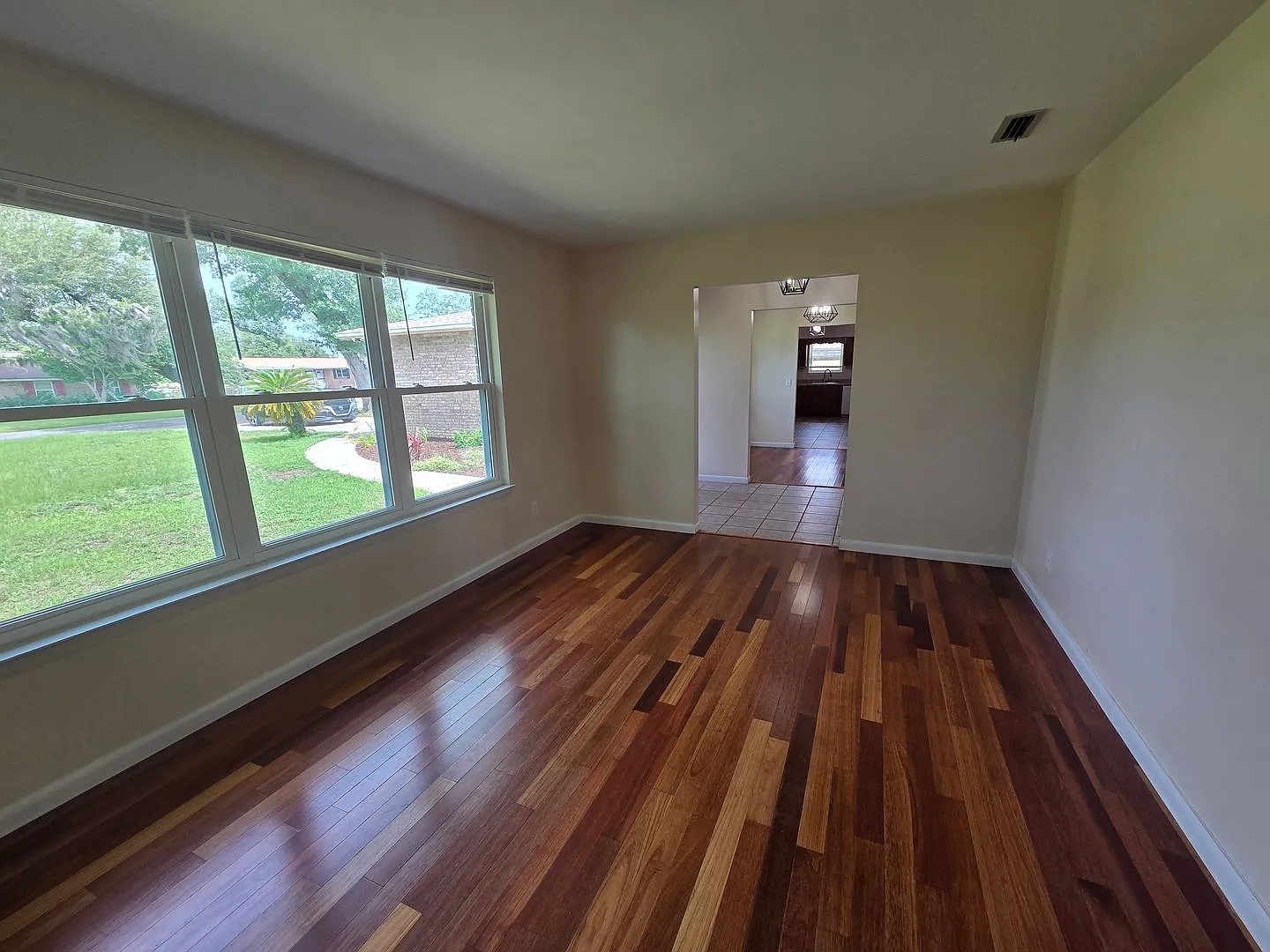 Spacious 3bed/2ba Home In Established, Conveniently Located Neighborhood! *Specail: $500 Off 1st ... — Photo 4