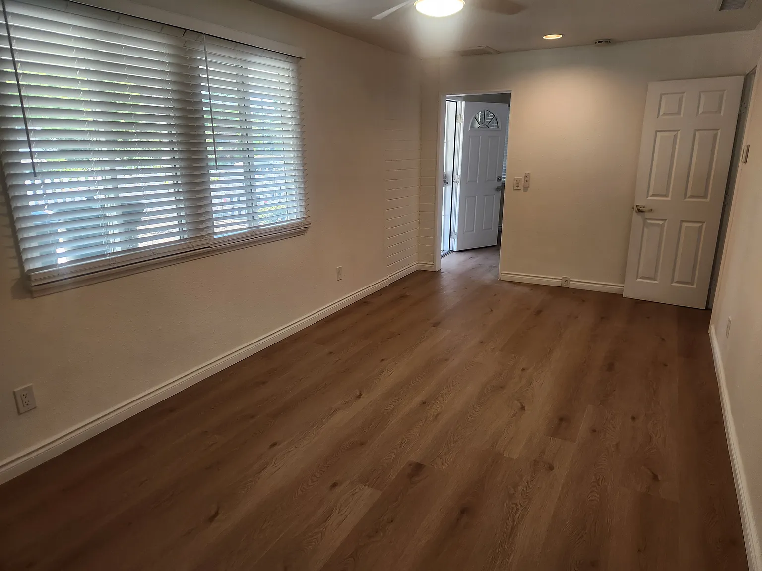 1 bed, 671 sqft, $3,300 — Photo 4