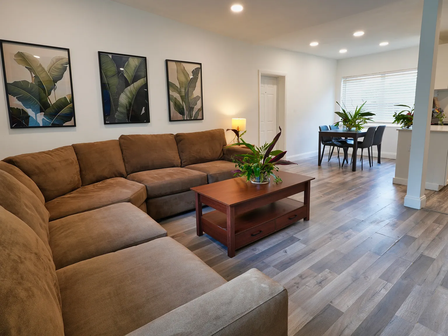 2 bed, 1099 sqft, $2,800 — Photo 2