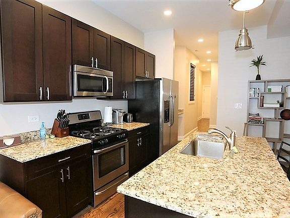 5th image of 1218 W Diversey Pkwy APT 1