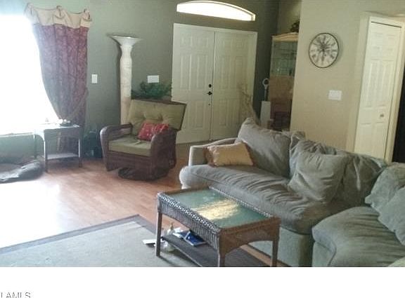 5th image of 1420 SE 15th St