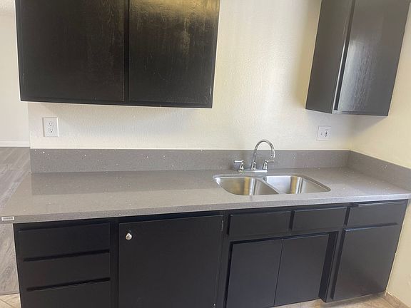 2nd image of 420-428 S Garfield Ave #422