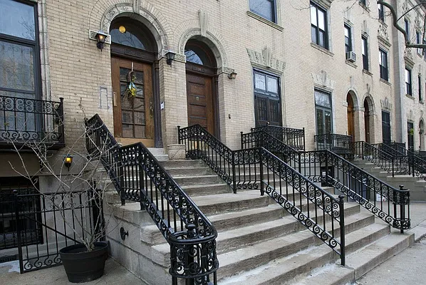 Rented by Level Group | media 10