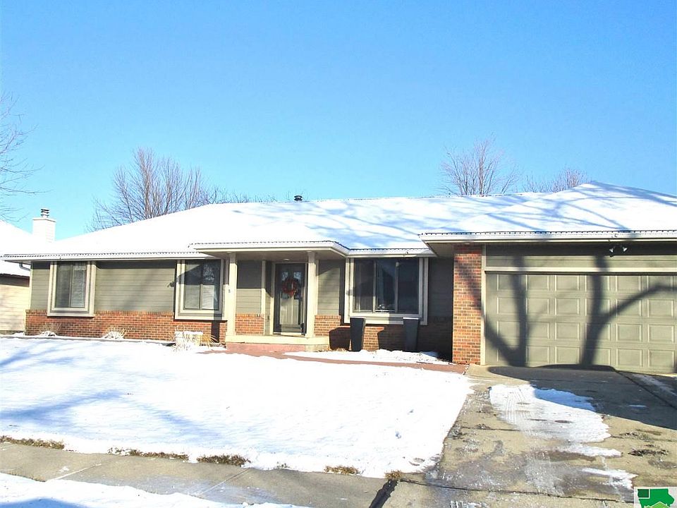 1st image of 321 Regency Ct