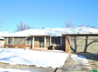 321 Regency Ct, South Sioux City, NE 68776