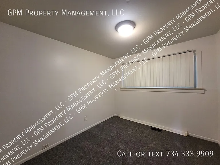 15129 McGuire St — Photo 5