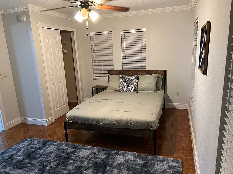 1381 Gladiolas Dr — Photo 3