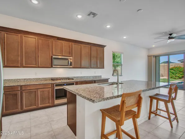 17966 W HIGHLAND Avenue, Goodyear, AZ 85395