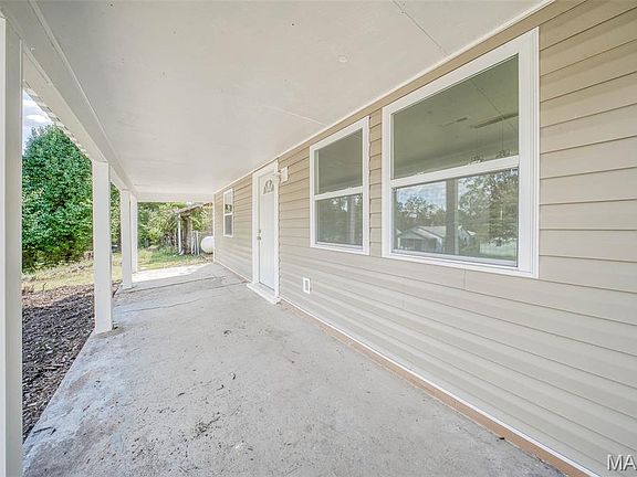 2nd image of 100 S Newport Ln