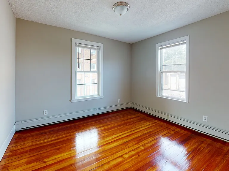 280 McGrath Hwy #3 — Photo 2