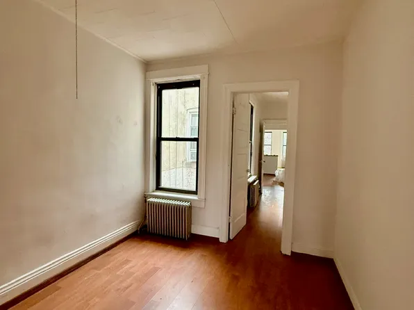 2052 Gates Avenue image 13 of 23