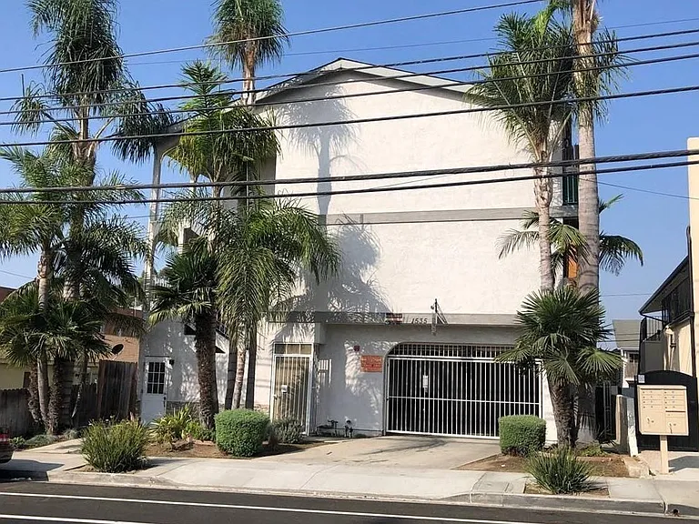 1535 Obispo Ave — Photo 5