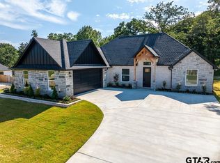 14817 Woodlands Dr, Lindale, TX 75771