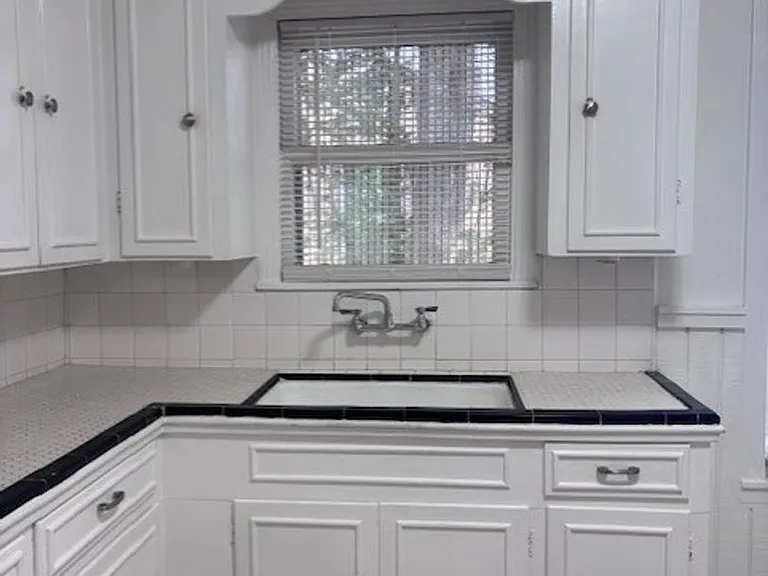2607 W Craig Pl — Photo 6