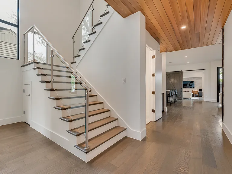 6420 Kenwood Ave — Photo 16